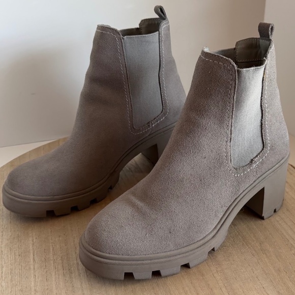 Splendid Gray Suede Chunky Heel Chelsea Boots | Women’s 9M - Picture 2 of 6